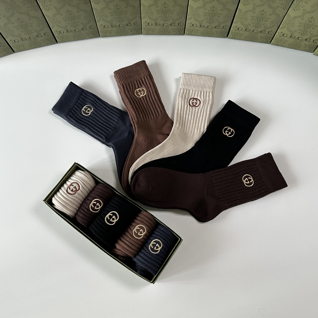 💛配专柜包装Gucci（古驰）新款羊绒中长款堆堆袜袜子！一盒五双，专柜同步筒袜袜子，💛大牌出街，潮人必备