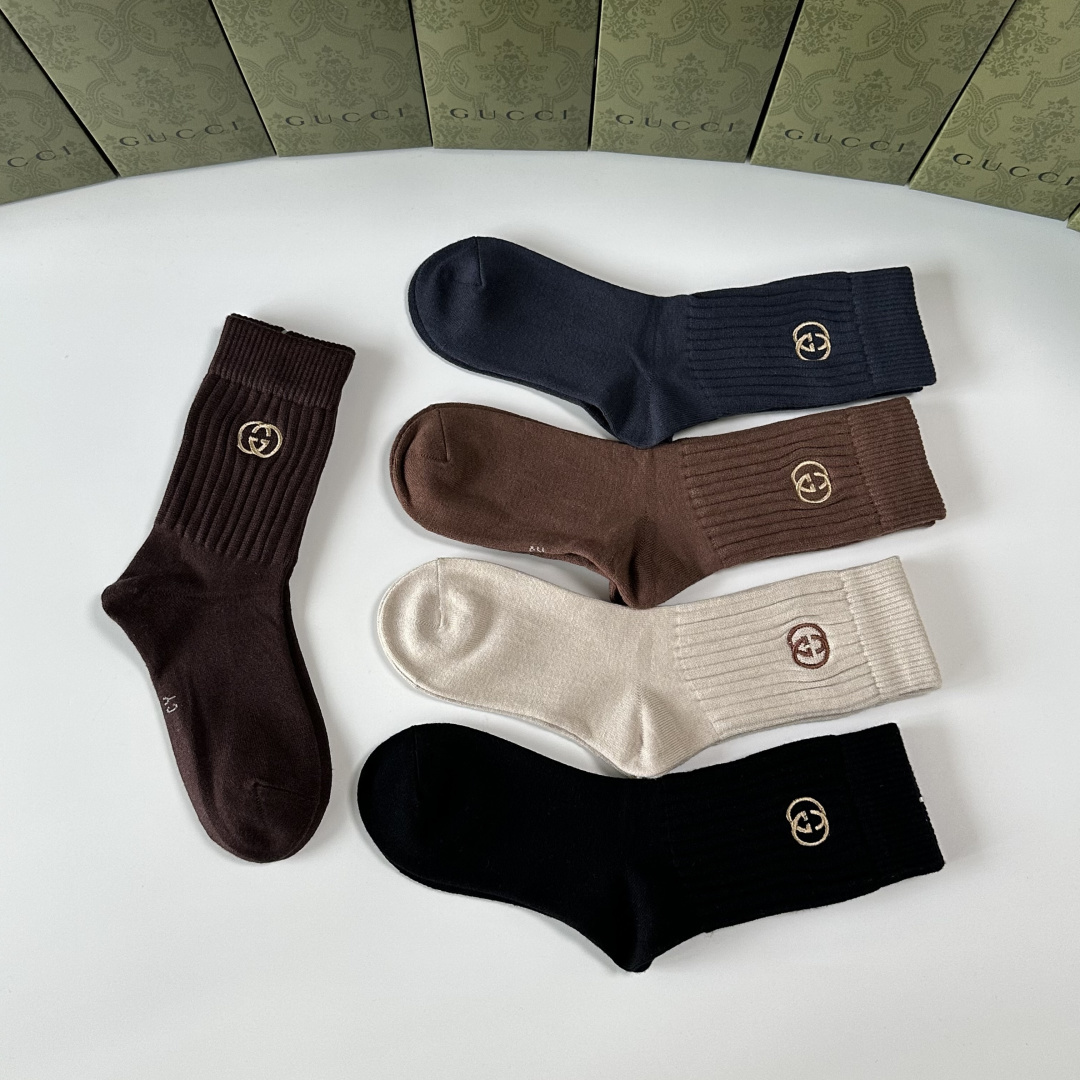 💛配专柜包装Gucci（古驰）新款羊绒中长款堆堆袜袜子！一盒五双，专柜同步筒袜袜子，💛大牌出街，潮人必备