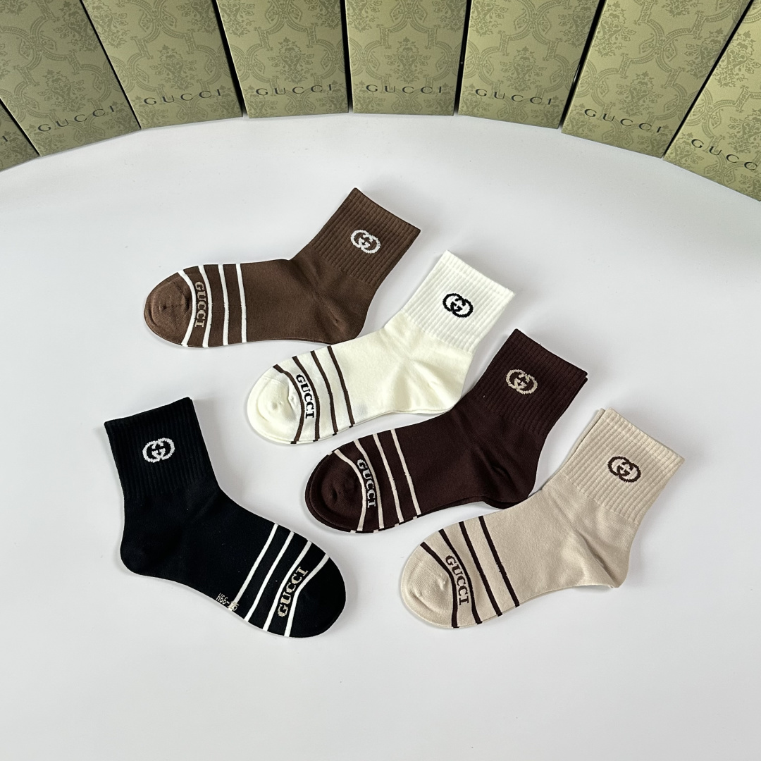 💛配专柜包装Gucci（古驰）新款中长款堆堆袜袜子！一盒五双，专柜同步筒袜袜子，💛大牌出街，潮人必备🔥超