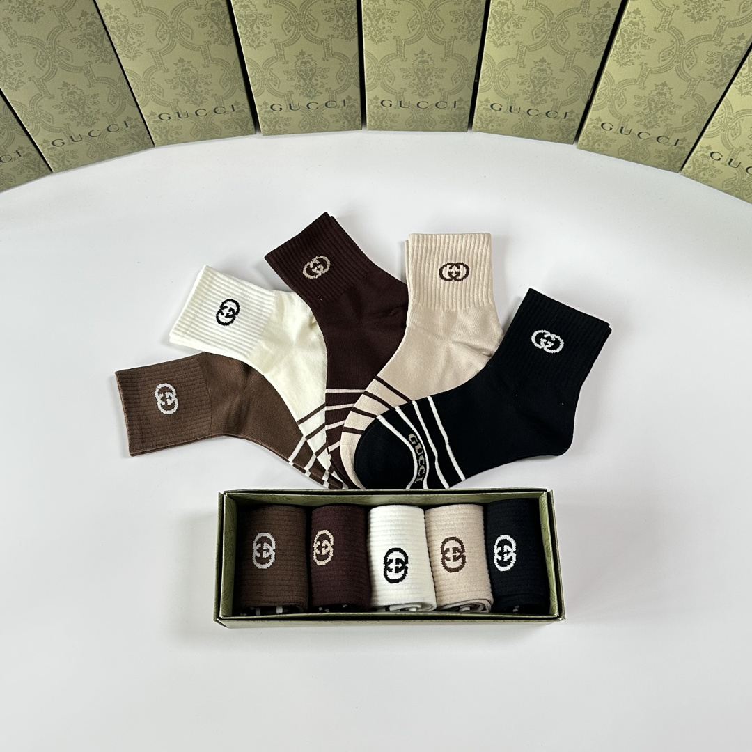 💛配专柜包装Gucci（古驰）新款中长款堆堆袜袜子！一盒五双，专柜同步筒袜袜子，💛大牌出街，潮人必备🔥超