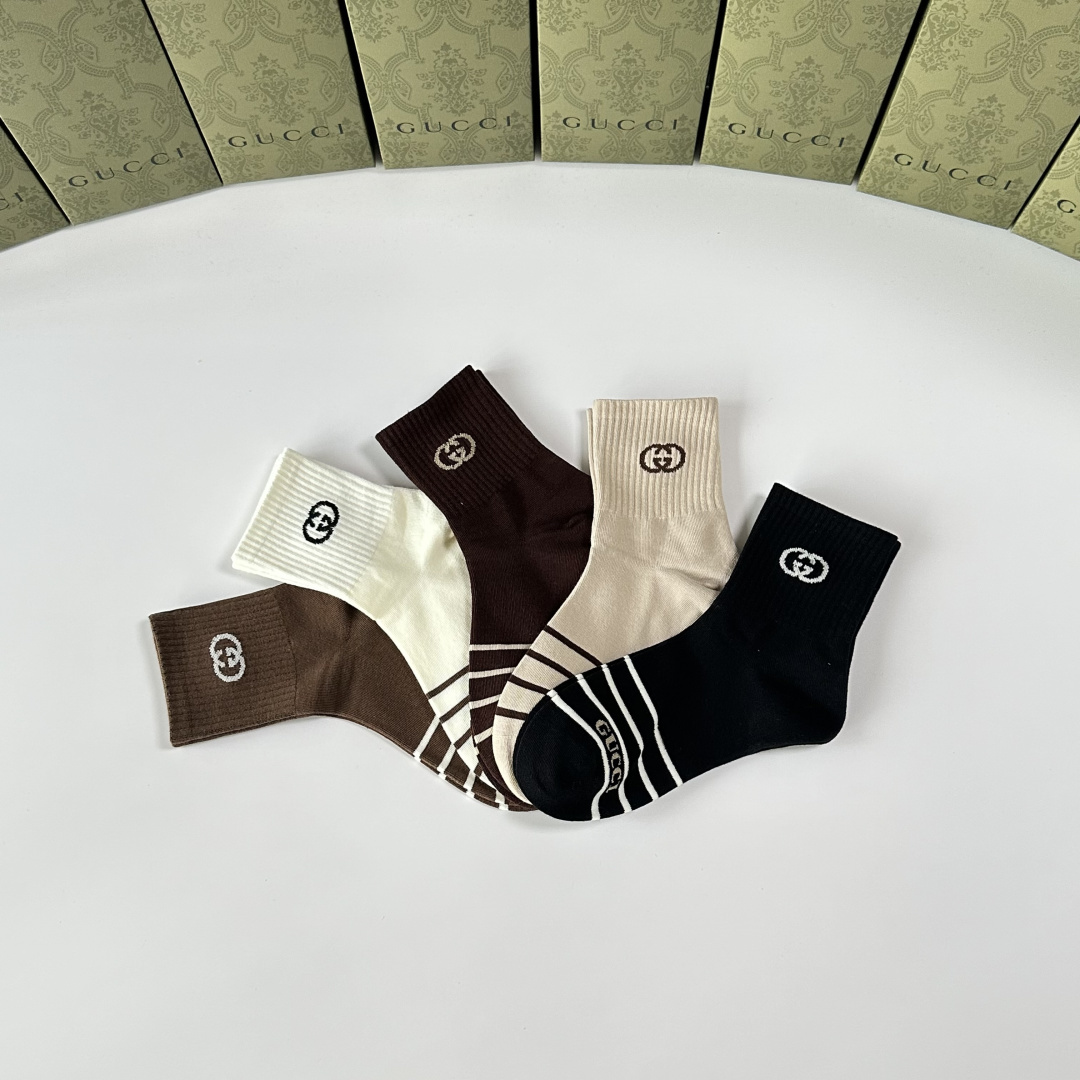 💛配专柜包装Gucci（古驰）新款中长款堆堆袜袜子！一盒五双，专柜同步筒袜袜子，💛大牌出街，潮人必备🔥超