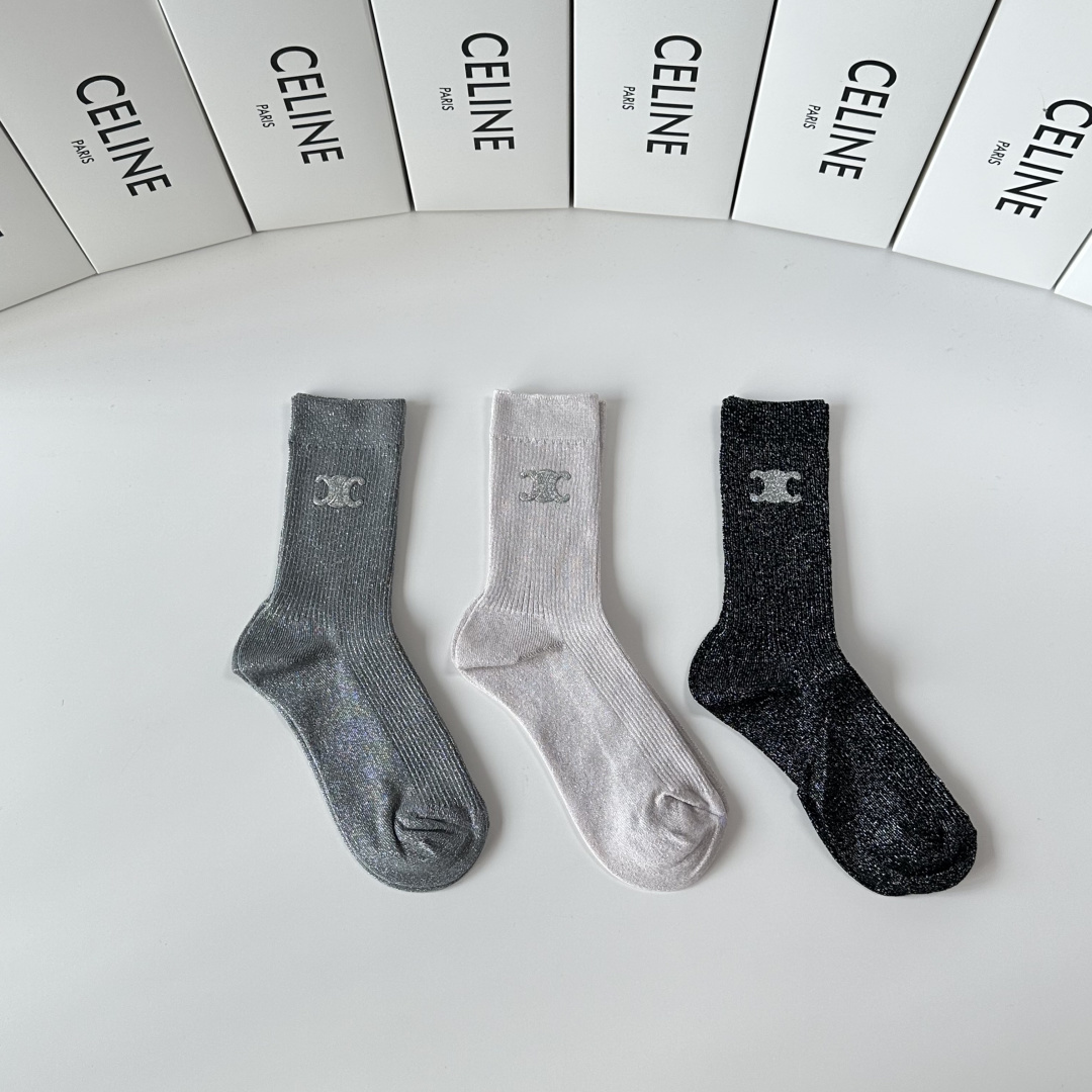 💛配包装Celine（赛琳）新款经典中长款饰品袜堆堆袜袜子！一盒三双， 专柜同步筒款袜子，💛大牌出街，潮