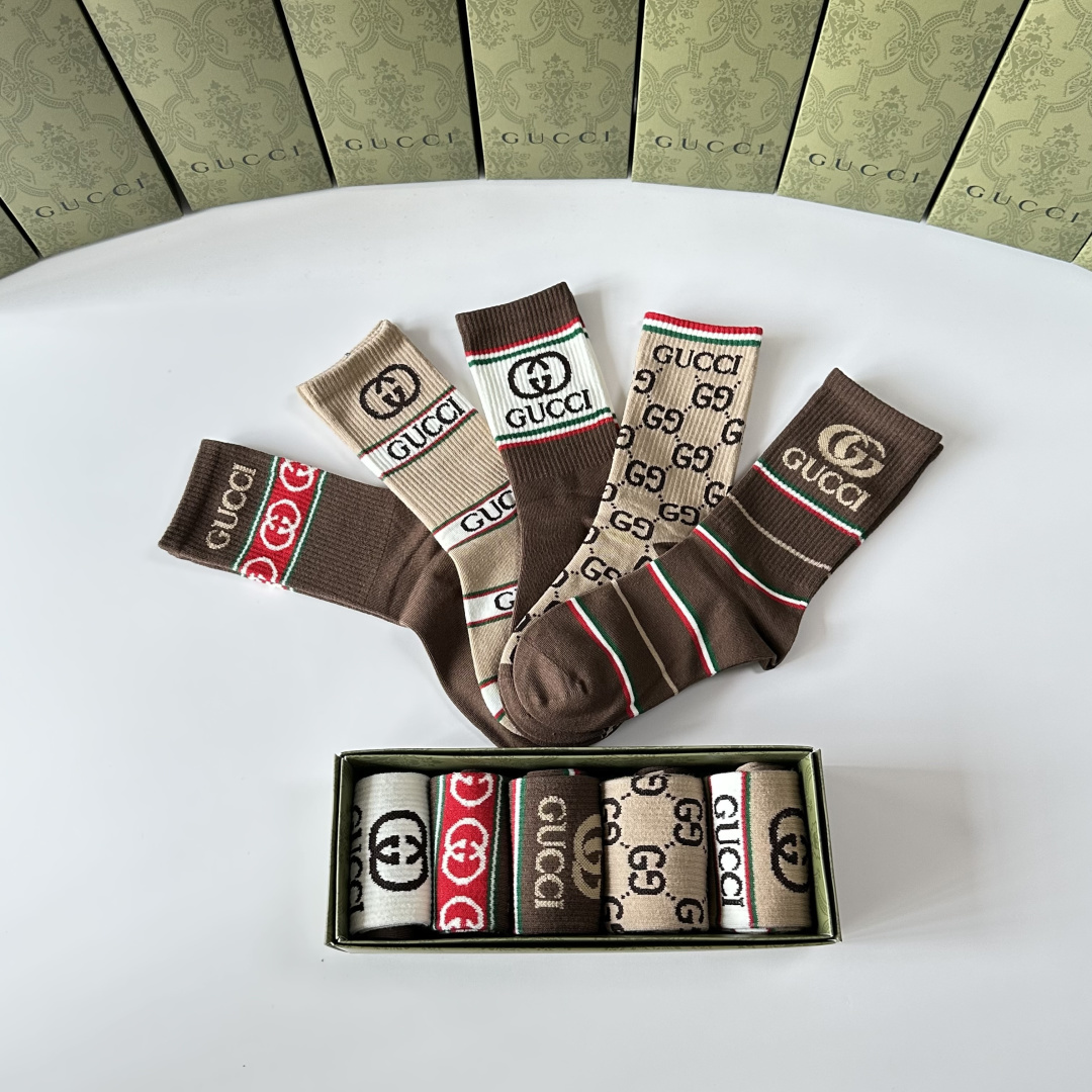 💛配专柜包装Gucci（古驰）新款中长款堆堆袜袜子！一盒五双，专柜同步筒袜袜子，💛大牌出街，潮人必备🔥超