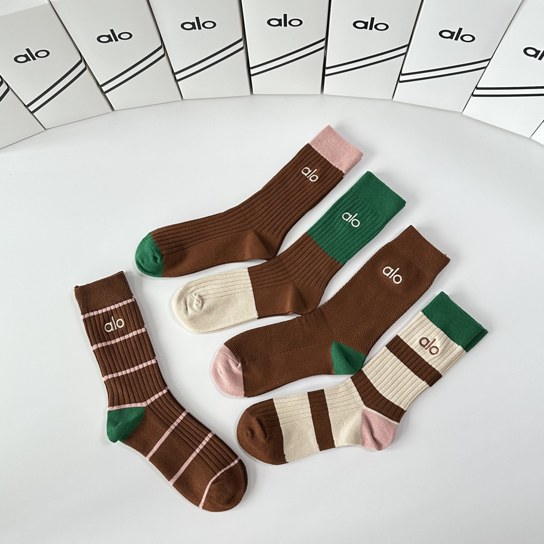 💛配专柜包装ALO 新款双针刺绣中长款堆堆袜袜子！一盒五双，专柜同步筒袜袜子，💛大牌出街，潮人必备🔥超好