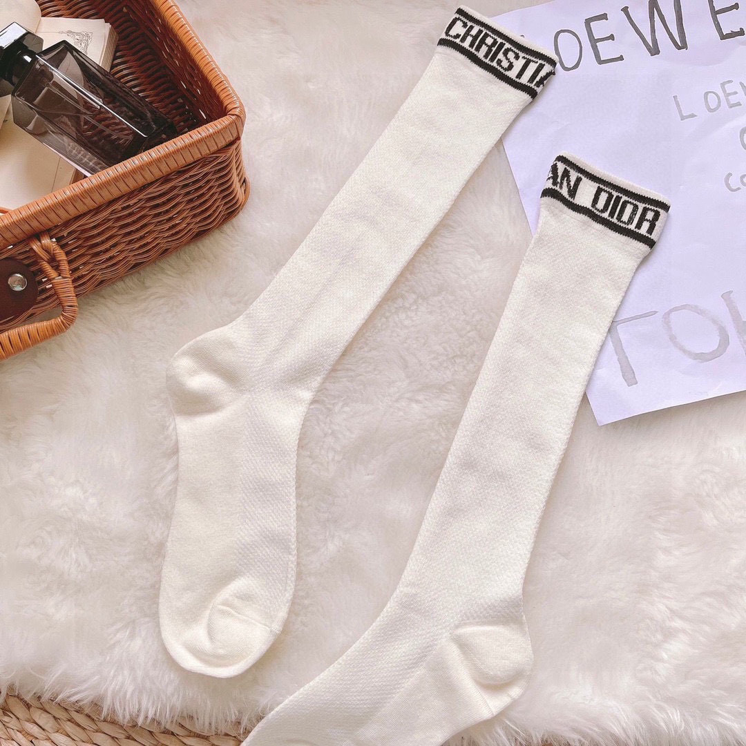💛配专柜包装DIOR（迪奥）新款中长款堆堆袜袜子！一盒两双，专柜同步筒袜袜子，💛大牌出街，潮人必备🔥超好