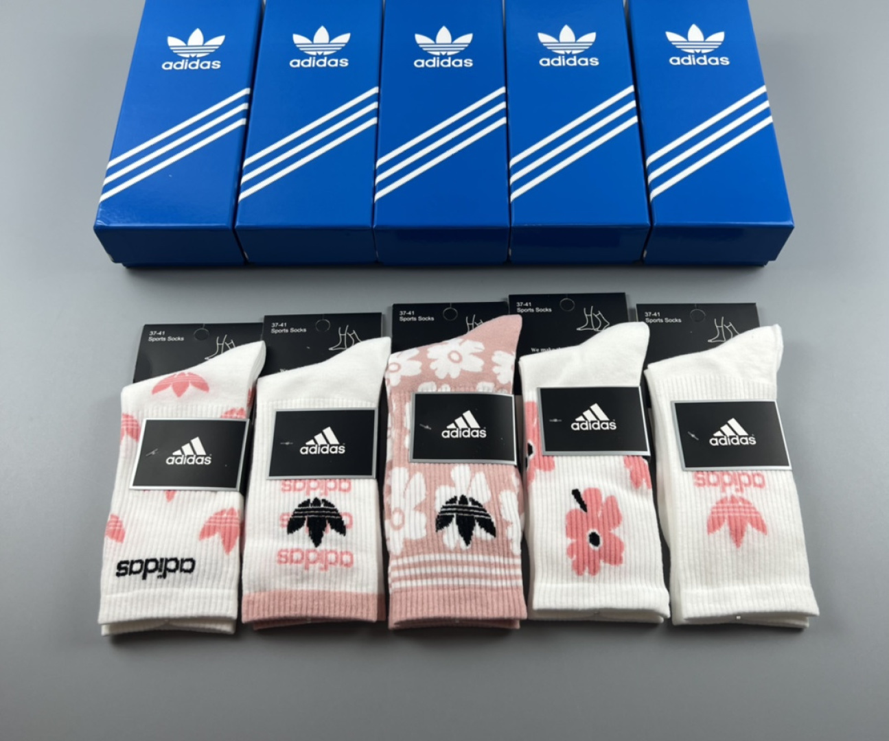 💛配专柜包装adidas（阿迪达斯）新款三叶草中长款堆堆袜袜子！一盒五双，专柜同步筒袜袜子，大牌出街，潮