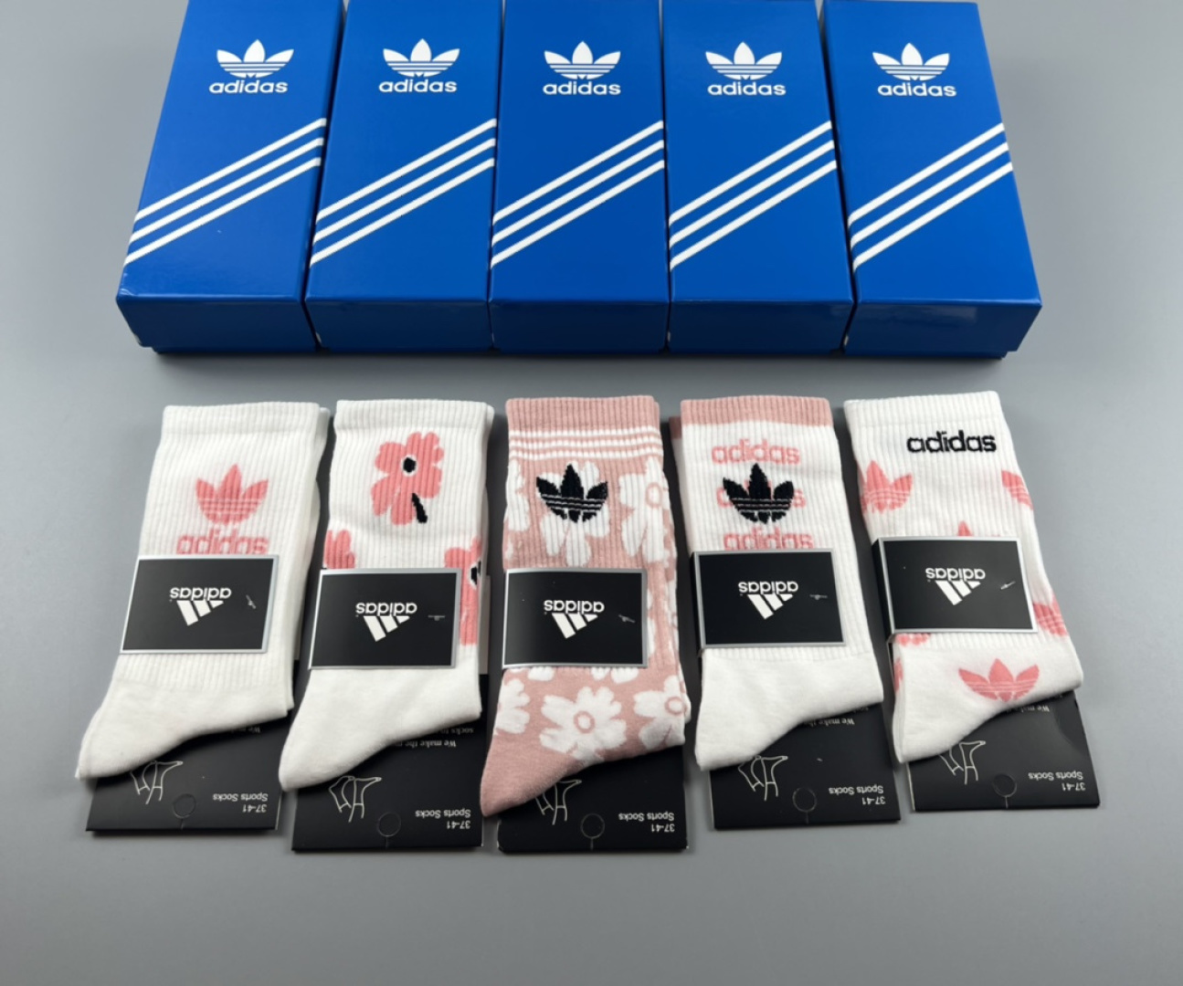 💛配专柜包装adidas（阿迪达斯）新款三叶草中长款堆堆袜袜子！一盒五双，专柜同步筒袜袜子，大牌出街，潮