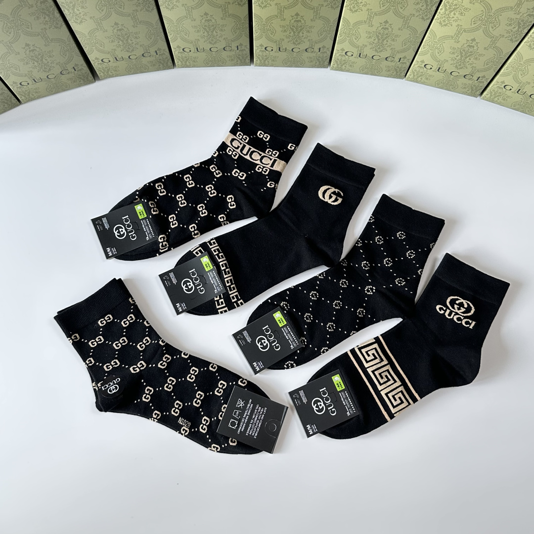💛配包装Gucci（古驰）新款经典中长筒袜堆堆袜袜子！一盒五双， 专柜同步筒袜袜子，💛大牌出街，潮人必备