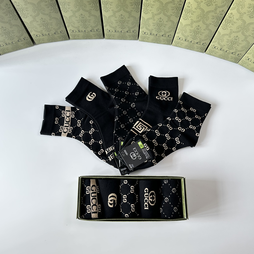 💛配包装Gucci（古驰）新款经典中长筒袜堆堆袜袜子！一盒五双， 专柜同步筒袜袜子，💛大牌出街，潮人必备