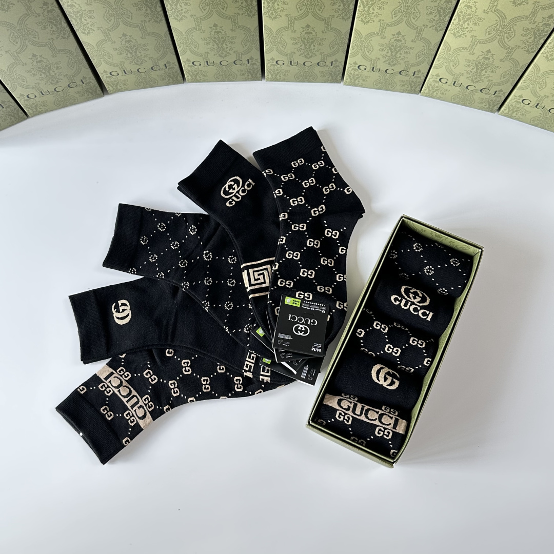 💛配包装Gucci（古驰）新款经典中长筒袜堆堆袜袜子！一盒五双， 专柜同步筒袜袜子，💛大牌出街，潮人必备