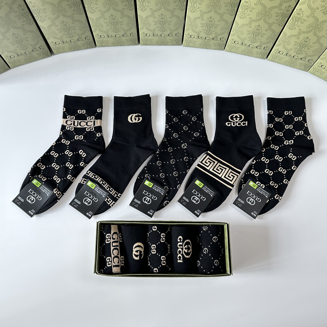 💛配包装Gucci（古驰）新款经典中长筒袜堆堆袜袜子！一盒五双， 专柜同步筒袜袜子，💛大牌出街，潮人必备