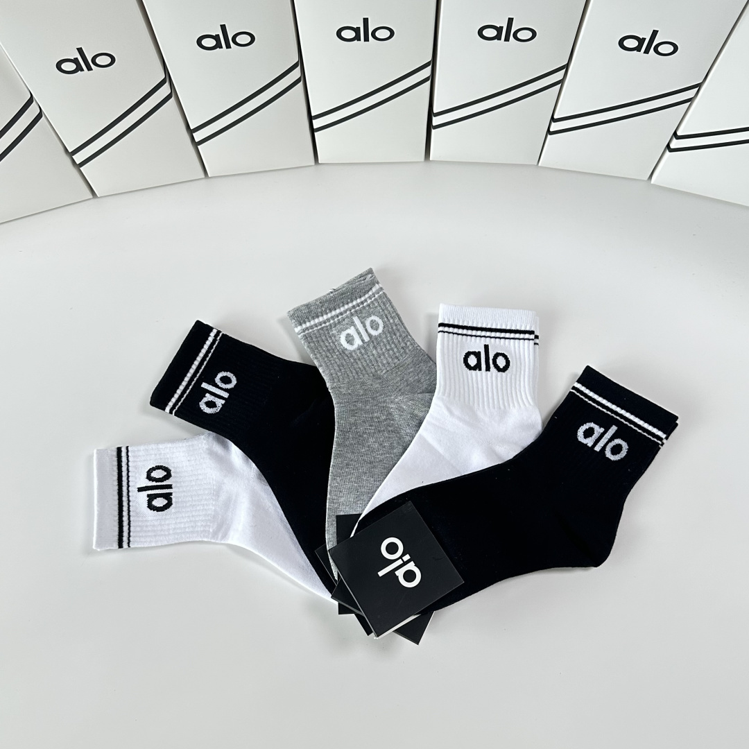 💛配专柜包装ALO 新款中长款堆堆袜袜子！一盒五双，专柜同步筒袜袜子，💛大牌出街，潮人必备🔥超好搭