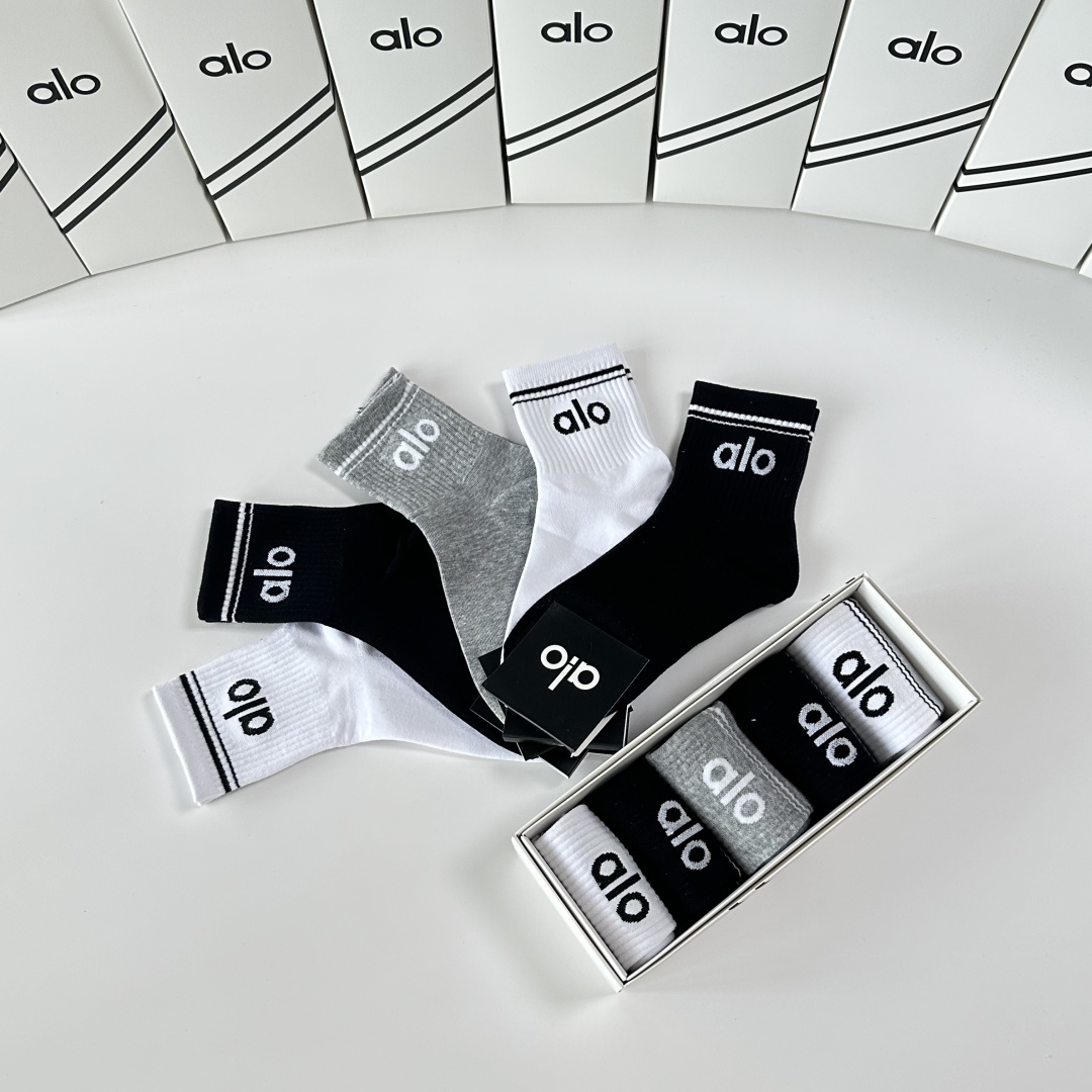💛配专柜包装ALO 新款中长款堆堆袜袜子！一盒五双，专柜同步筒袜袜子，💛大牌出街，潮人必备🔥超好搭
