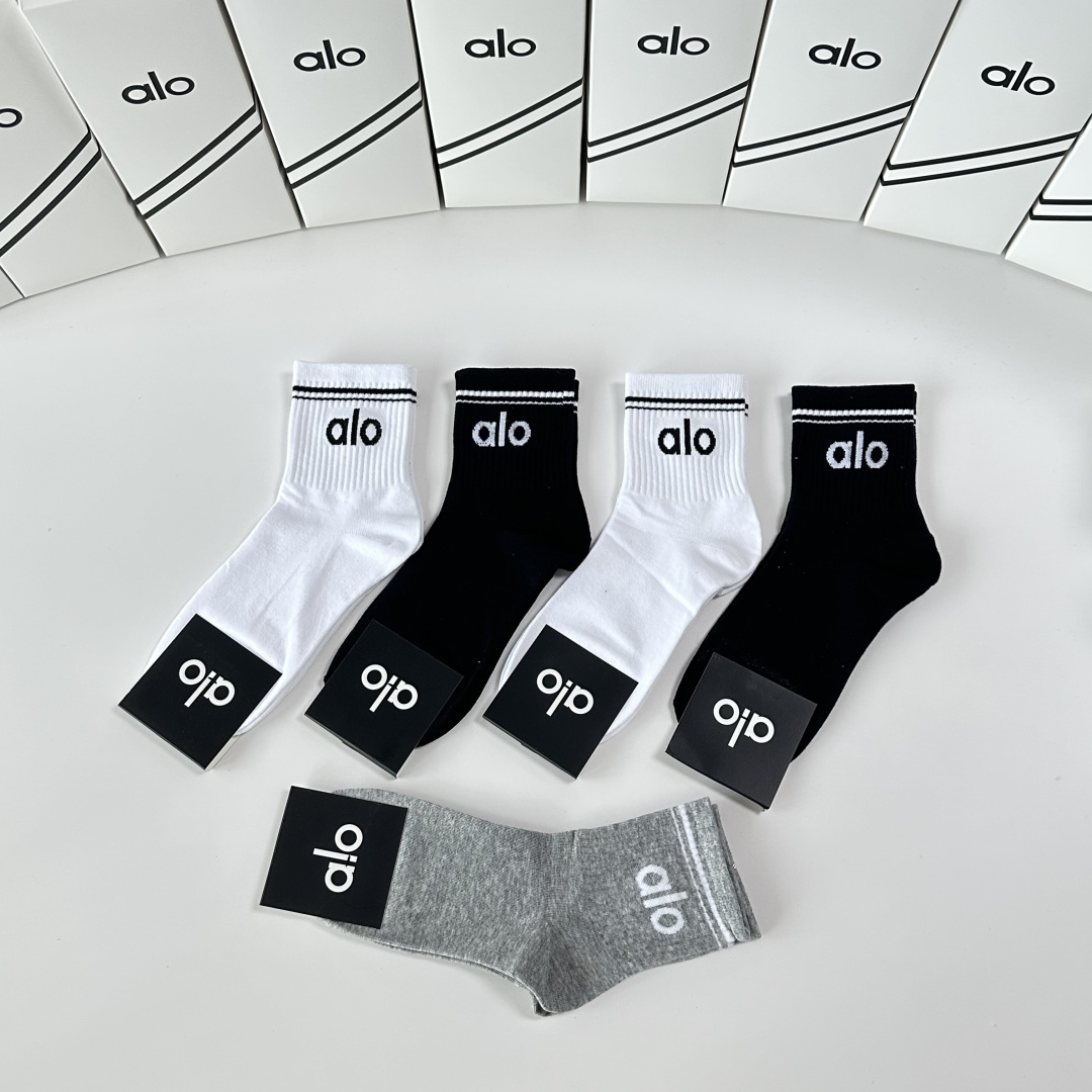 💛配专柜包装ALO 新款中长款堆堆袜袜子！一盒五双，专柜同步筒袜袜子，💛大牌出街，潮人必备🔥超好搭