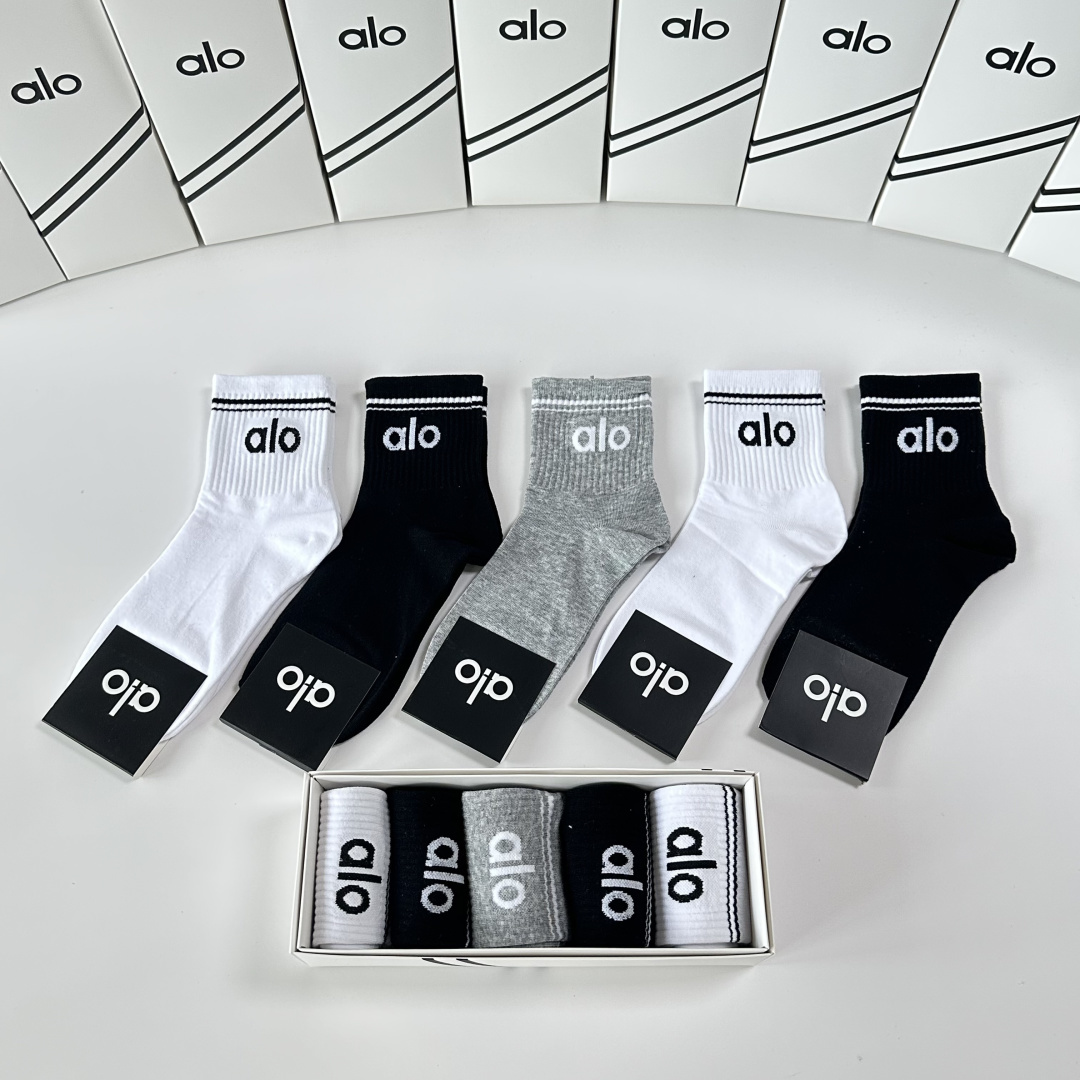 💛配专柜包装ALO 新款中长款堆堆袜袜子！一盒五双，专柜同步筒袜袜子，💛大牌出街，潮人必备🔥超好搭