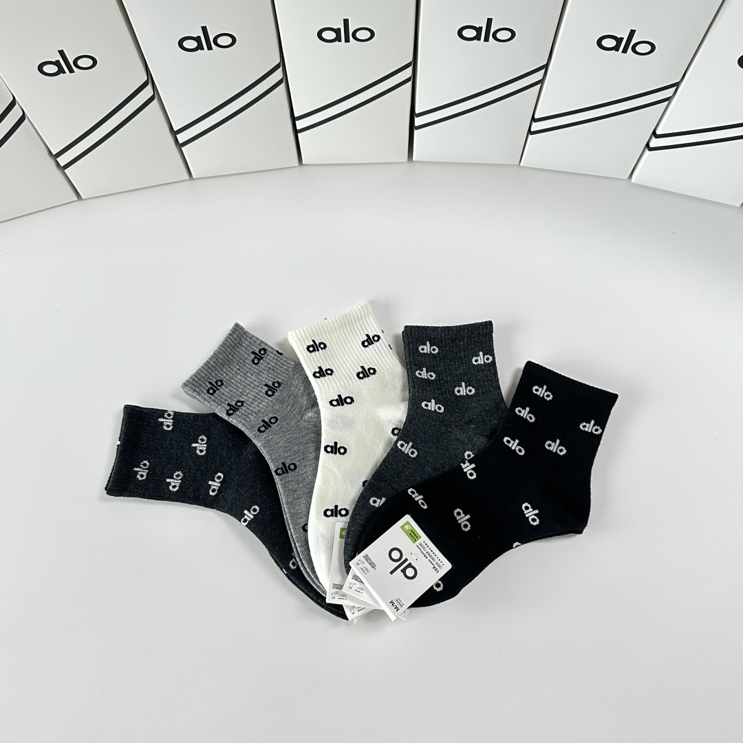 💛配包装ALO 新款中长筒款堆堆袜袜子！一盒五双， 专柜同步筒款袜子，💛大牌出街，潮人必备🔥超好搭