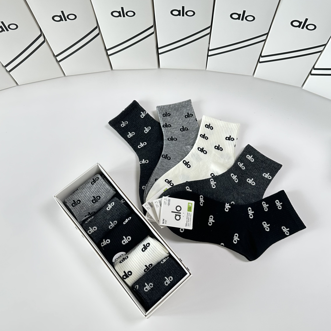 💛配包装ALO 新款中长筒款堆堆袜袜子！一盒五双， 专柜同步筒款袜子，💛大牌出街，潮人必备🔥超好搭