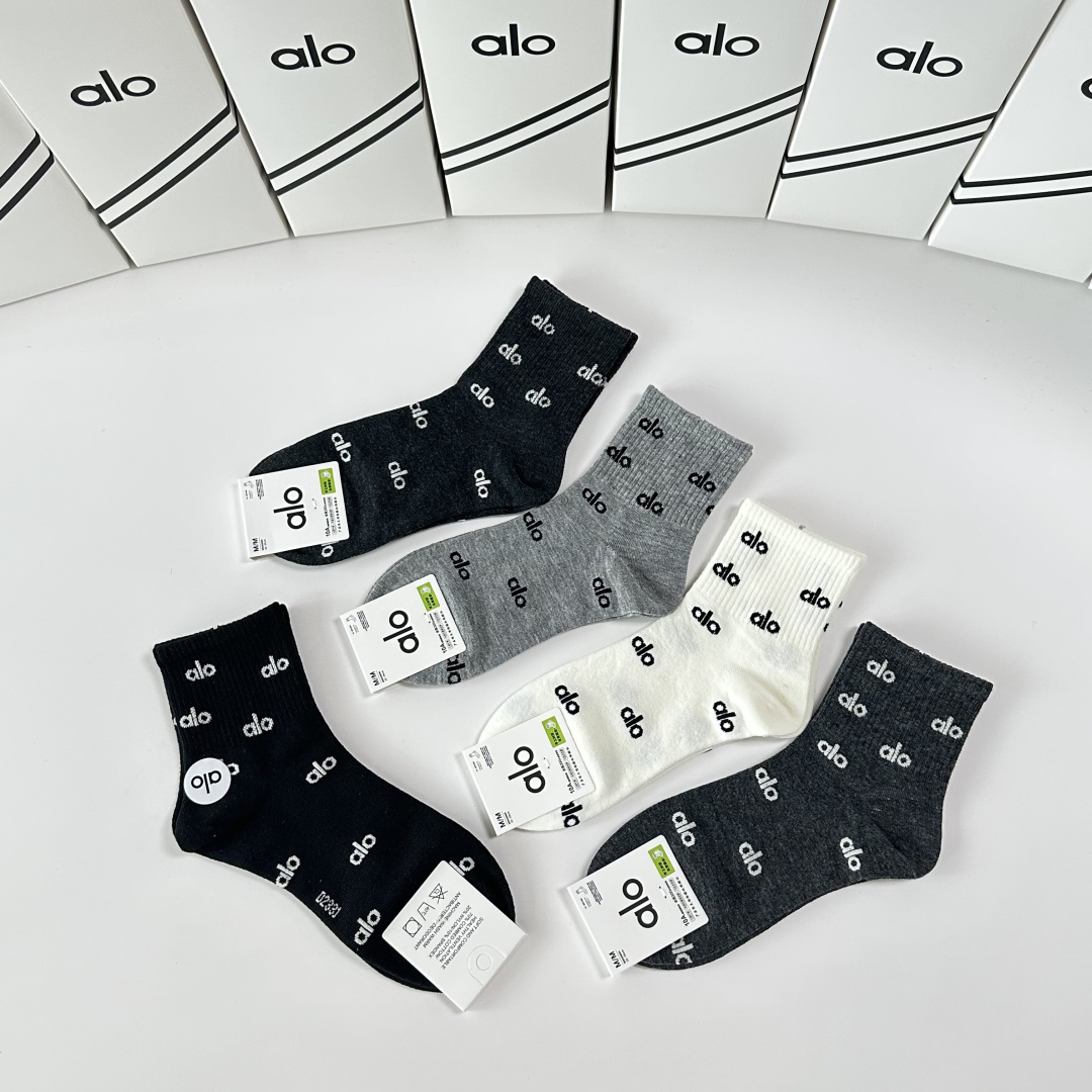 💛配包装ALO 新款中长筒款堆堆袜袜子！一盒五双， 专柜同步筒款袜子，💛大牌出街，潮人必备🔥超好搭
