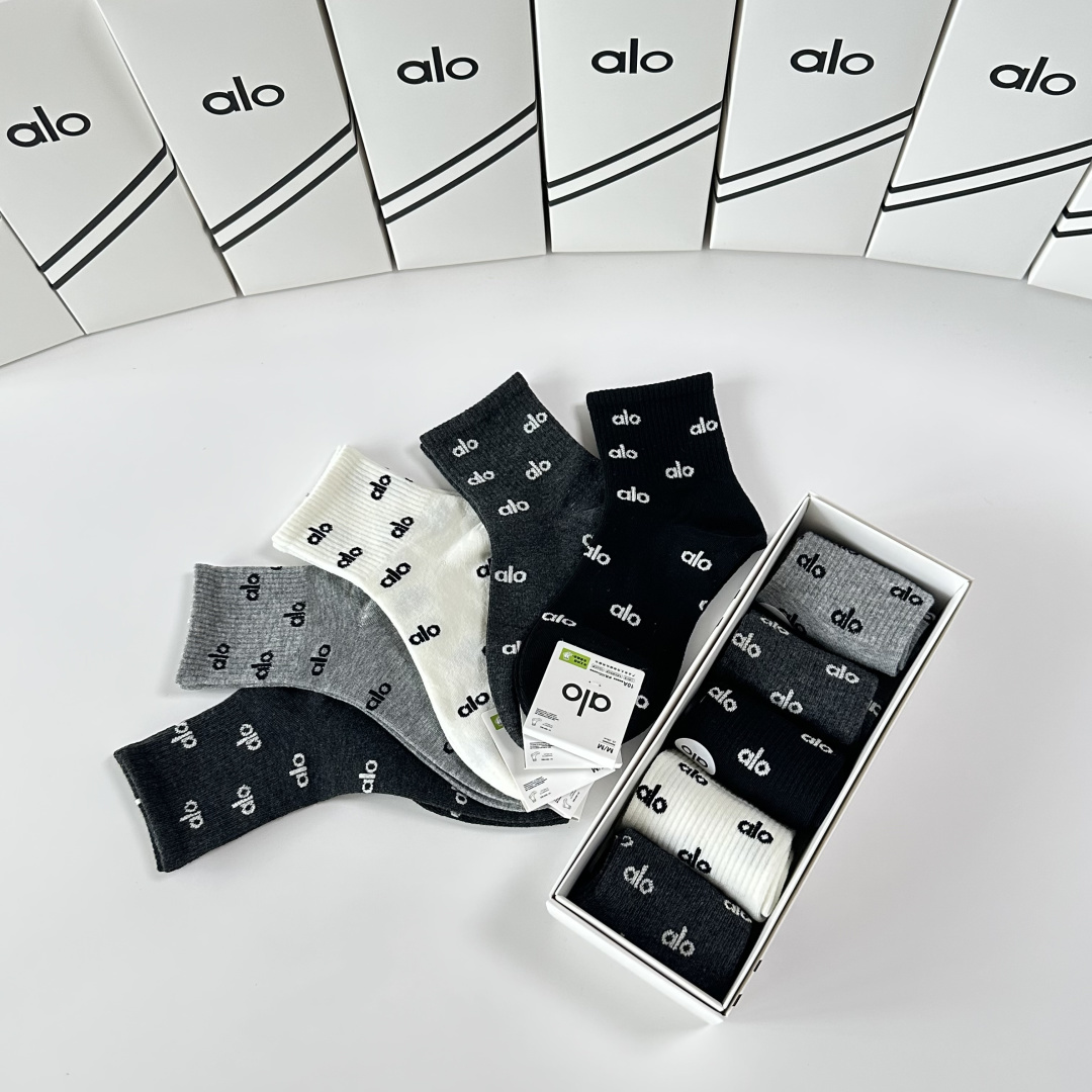 💛配包装ALO 新款中长筒款堆堆袜袜子！一盒五双， 专柜同步筒款袜子，💛大牌出街，潮人必备🔥超好搭