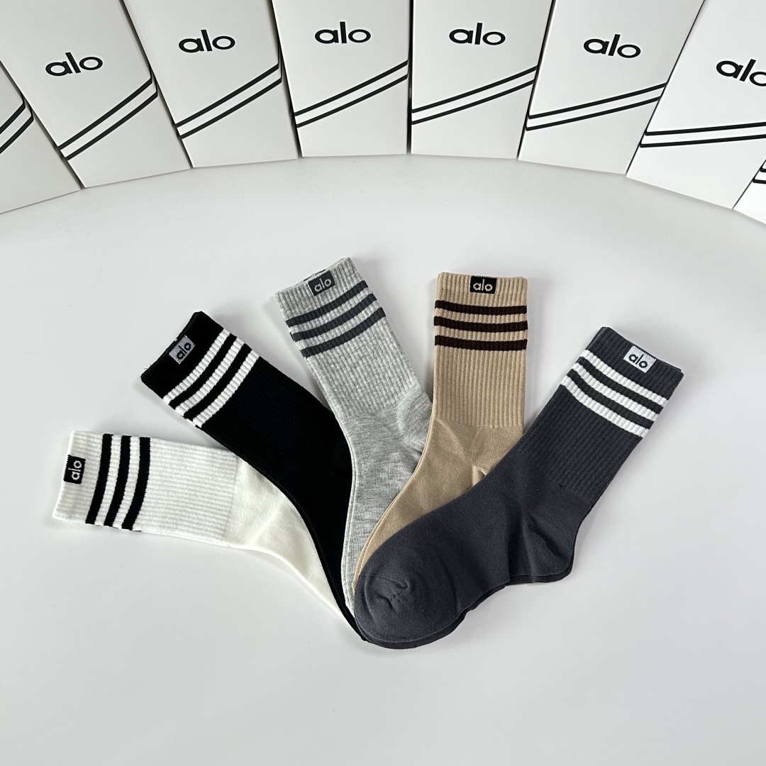 💛配包装ALO 新款中长筒款堆堆袜袜子！一盒五双， 专柜同步筒款袜子，💛大牌出街，潮人必备🔥超好搭
