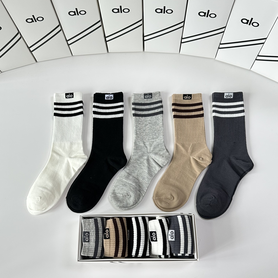 💛配包装ALO 新款中长筒款堆堆袜袜子！一盒五双， 专柜同步筒款袜子，💛大牌出街，潮人必备🔥超好搭