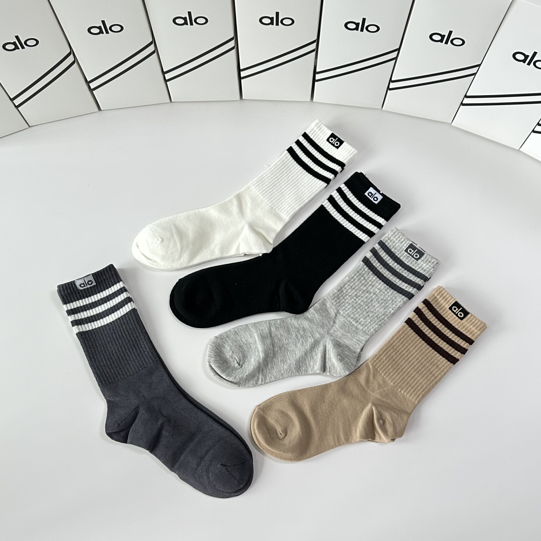 💛配包装ALO 新款中长筒款堆堆袜袜子！一盒五双， 专柜同步筒款袜子，💛大牌出街，潮人必备🔥超好搭