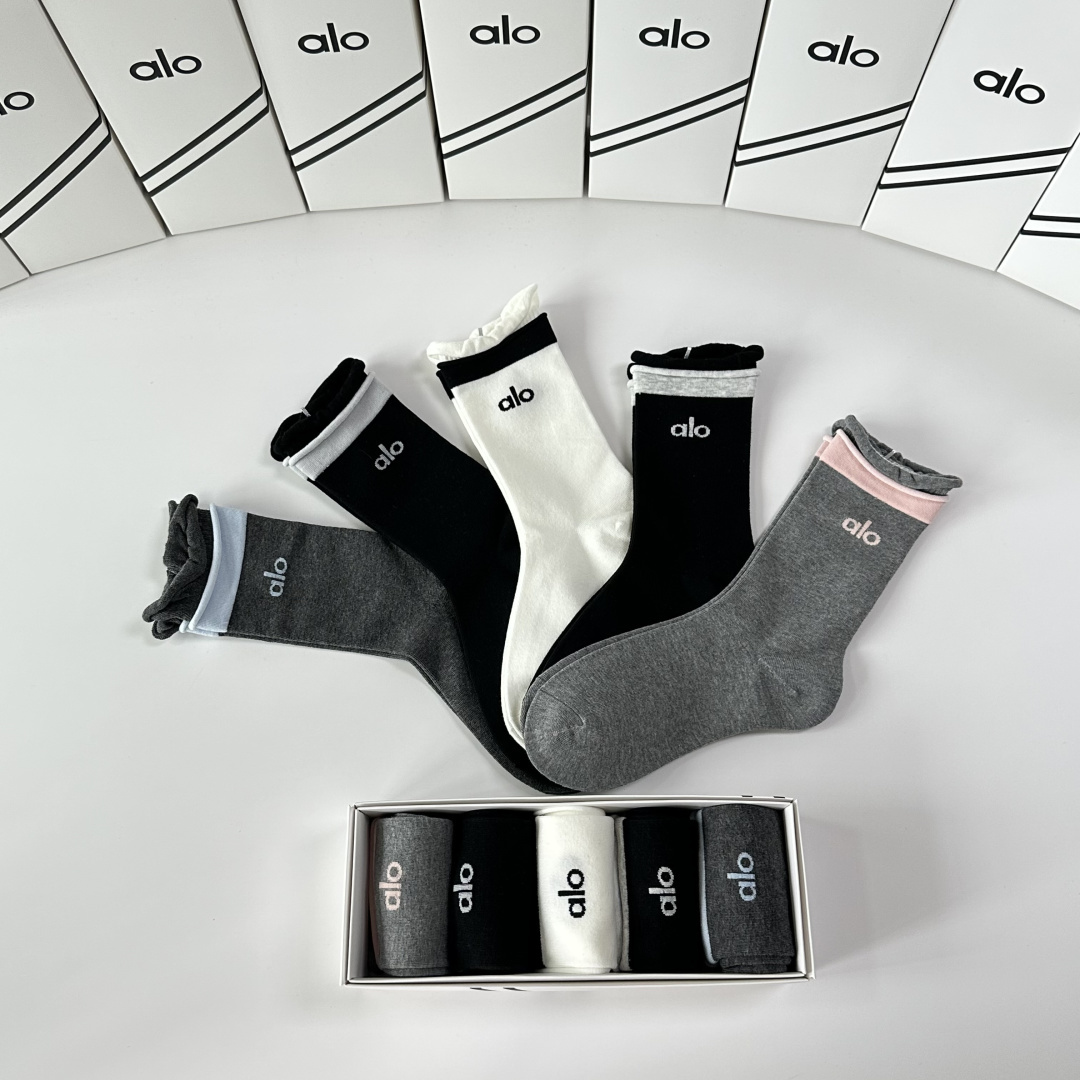 💛配包装ALO 新款中长筒款堆堆袜袜子！一盒五双， 专柜同步筒款袜子，💛大牌出街，潮人必备🔥超好搭
