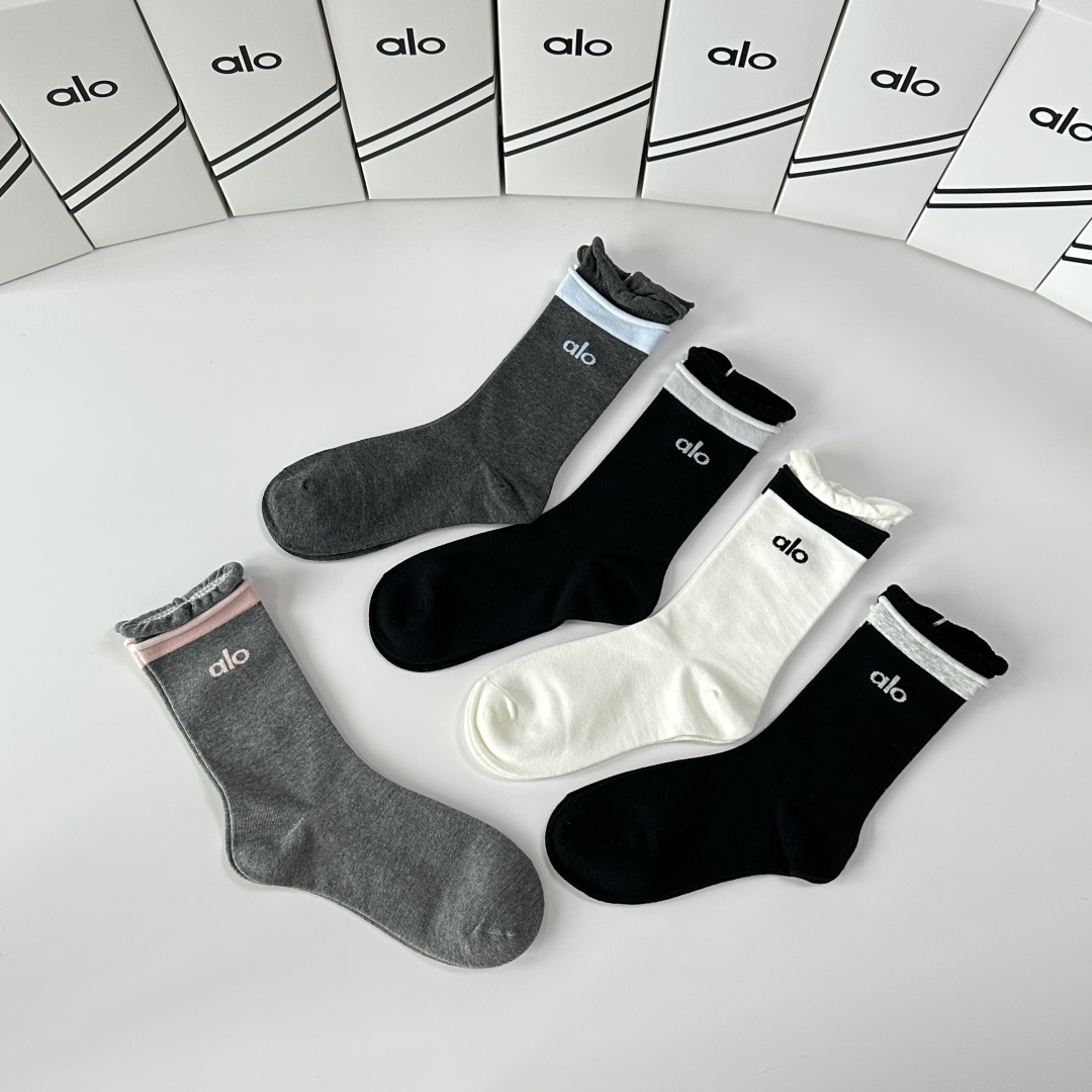 💛配包装ALO 新款中长筒款堆堆袜袜子！一盒五双， 专柜同步筒款袜子，💛大牌出街，潮人必备🔥超好搭