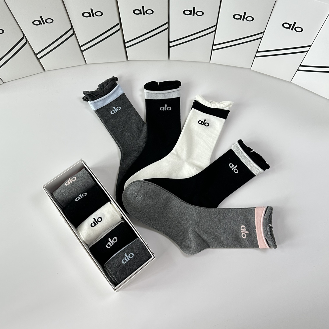 💛配包装ALO 新款中长筒款堆堆袜袜子！一盒五双， 专柜同步筒款袜子，💛大牌出街，潮人必备🔥超好搭