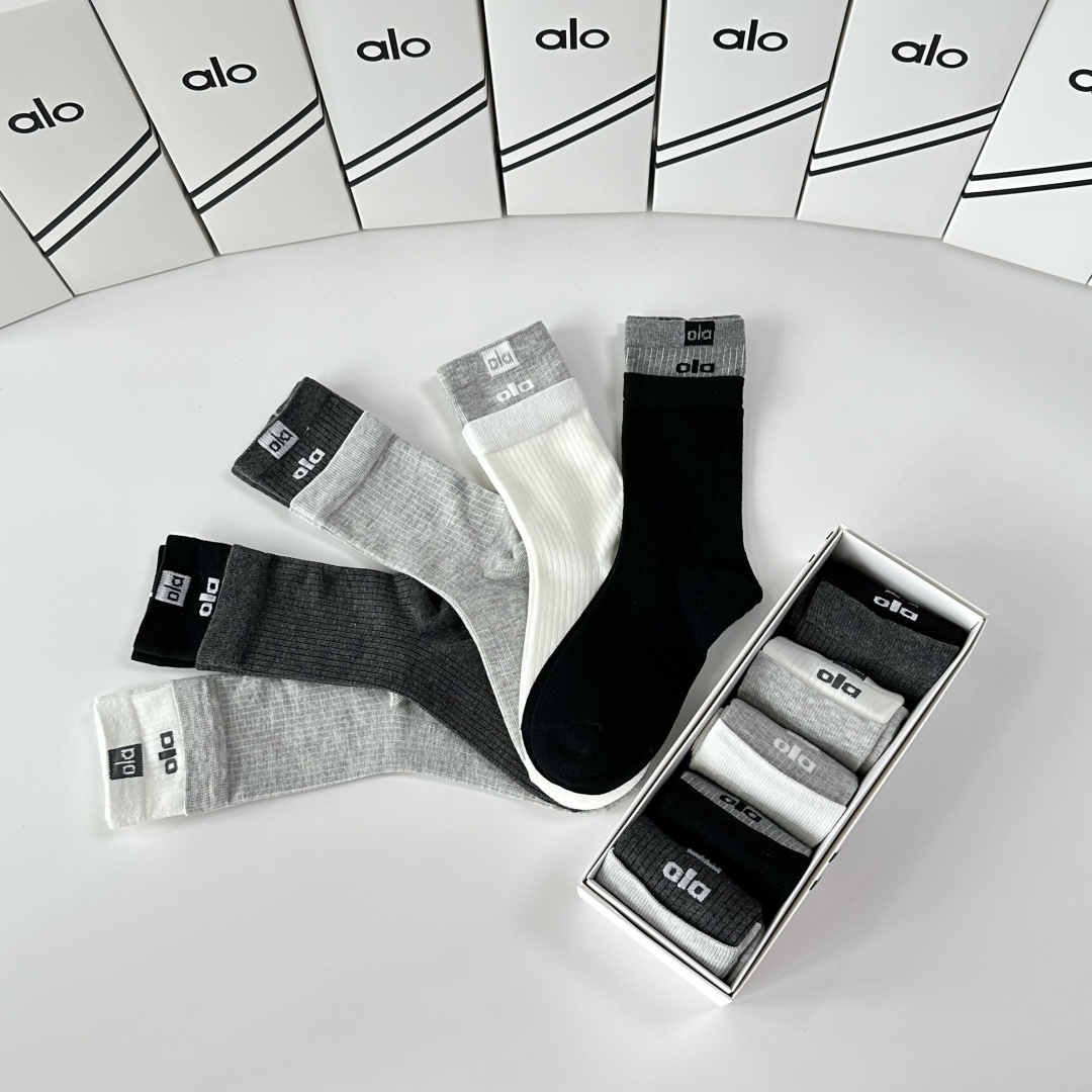 💛配专柜包装ALO 新款中长款堆堆袜袜子！一盒五双，专柜同步筒袜袜子，💛大牌出街，潮人必备🔥超好搭。