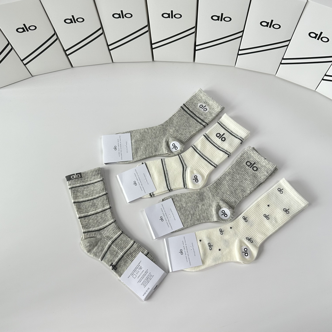 💛配专柜包装ALO 新款双针中长款堆堆袜袜子！一盒五双，专柜同步筒袜袜子，💛大牌出街，潮人必备🔥超好搭。