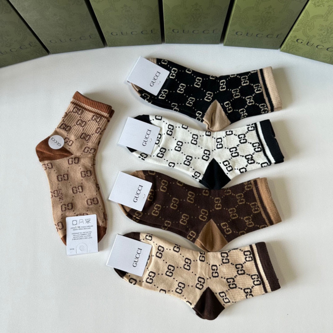 💛配包装Gucci（古驰）新款经典精梳棉中长款堆堆袜袜子！一盒五双， 专柜同步筒款袜子，💛大牌出街，潮人