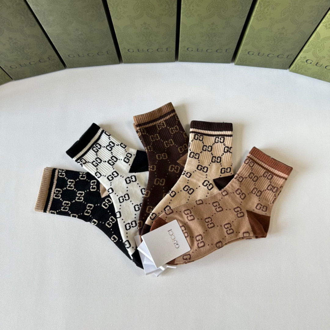 💛配包装Gucci（古驰）新款经典精梳棉中长款堆堆袜袜子！一盒五双， 专柜同步筒款袜子，💛大牌出街，潮人
