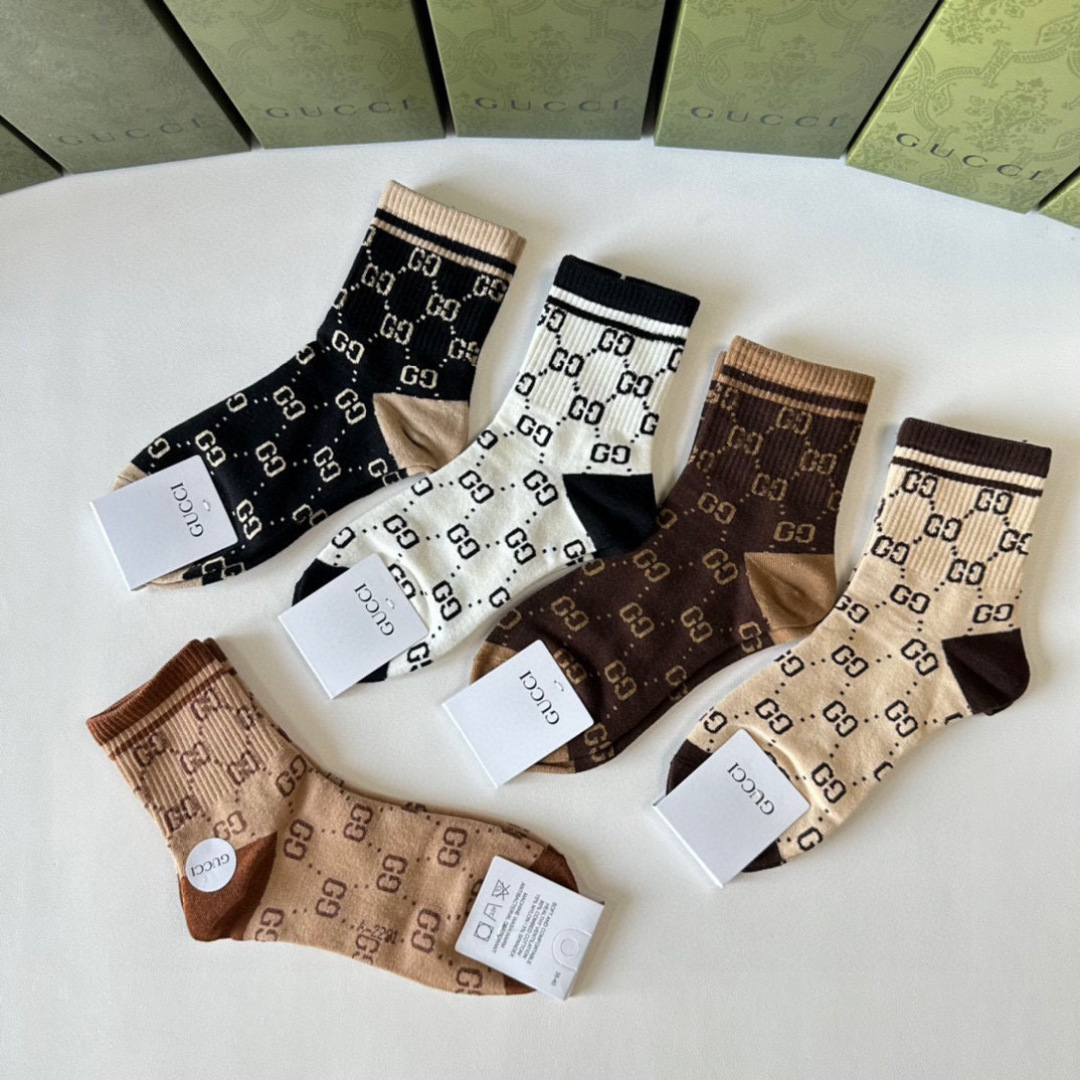 💛配包装Gucci（古驰）新款经典精梳棉中长款堆堆袜袜子！一盒五双， 专柜同步筒款袜子，💛大牌出街，潮人