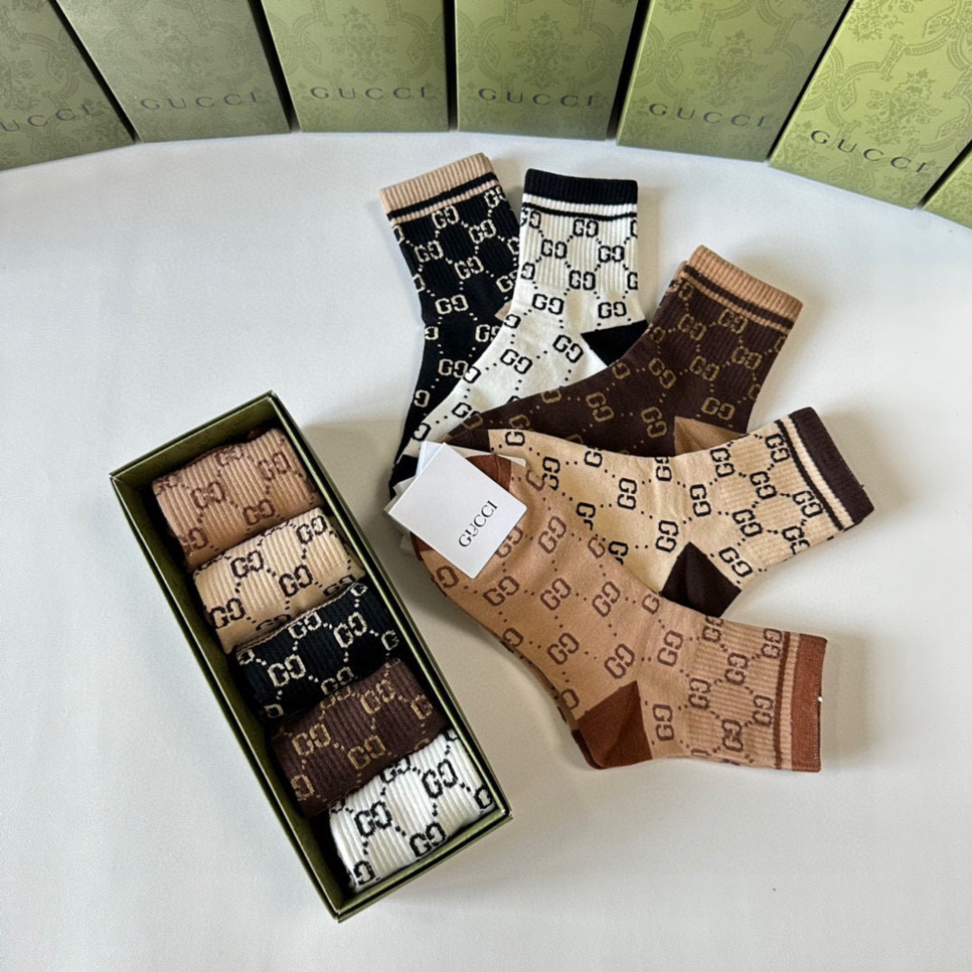 💛配包装Gucci（古驰）新款经典精梳棉中长款堆堆袜袜子！一盒五双， 专柜同步筒款袜子，💛大牌出街，潮人