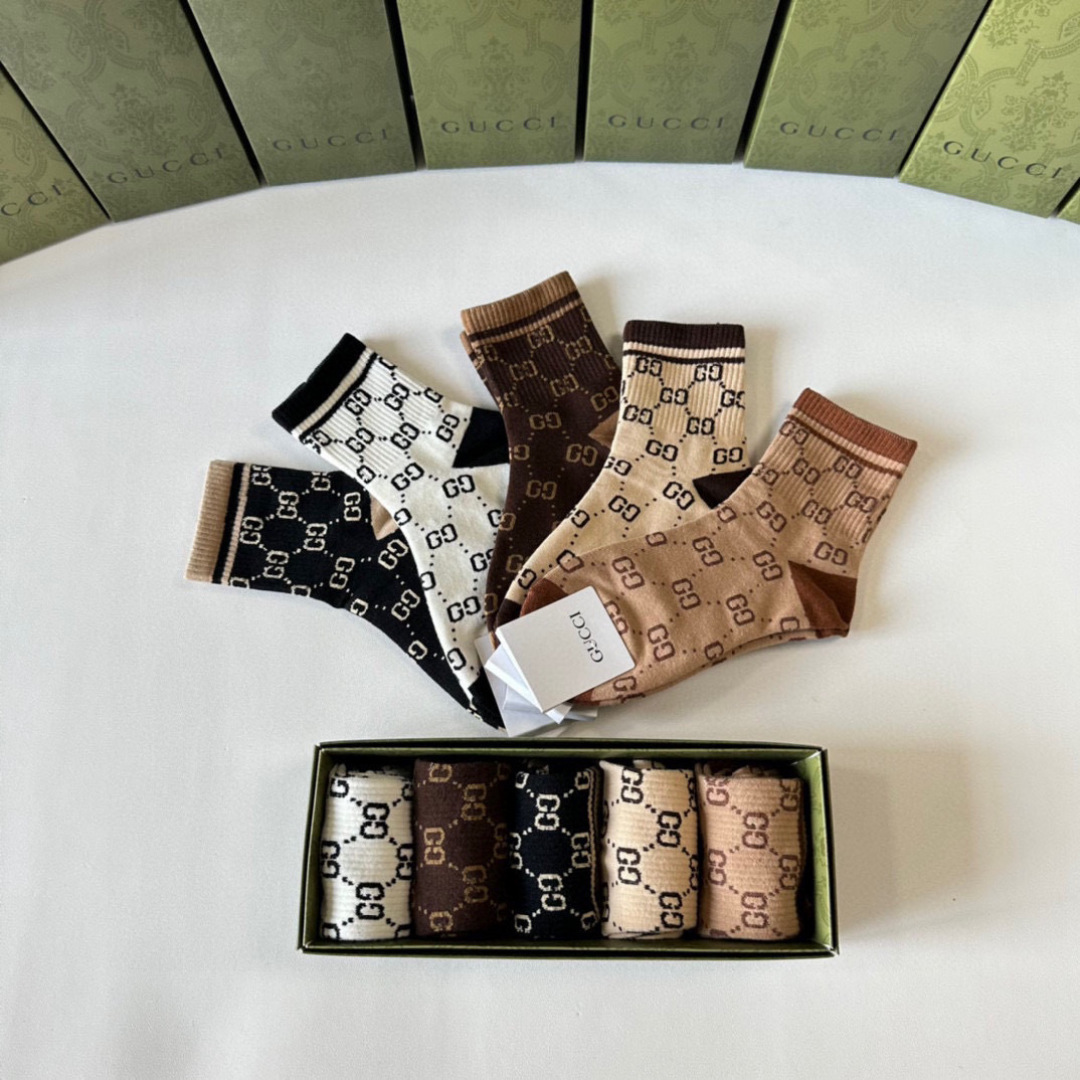 💛配包装Gucci（古驰）新款经典精梳棉中长款堆堆袜袜子！一盒五双， 专柜同步筒款袜子，💛大牌出街，潮人