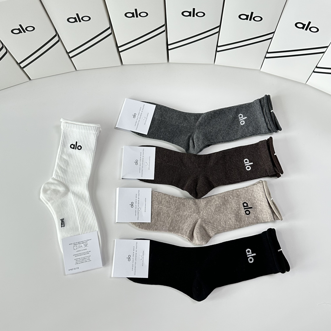 💛配专柜包装ALO 新款中长款堆堆袜袜子！一盒五双，专柜同步筒袜袜子，💛大牌出街，潮人必备🔥超好搭