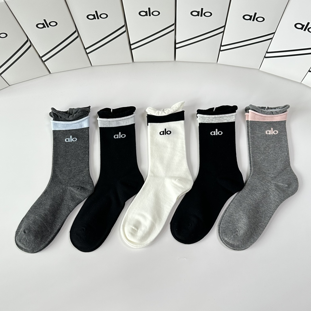 💛配专柜包装ALO 新款双针中长款堆堆袜袜子！一盒五双，专柜同步筒袜袜子，💛大牌出街，潮人必备🔥超好搭。