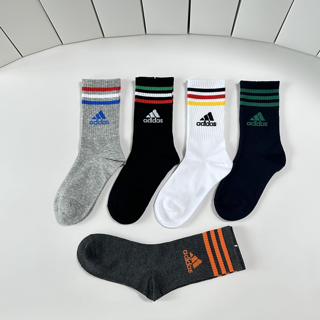 💛配专柜包装adidas（阿迪达斯）新款三叶草中长款堆堆袜袜子！一盒五双，专柜同步筒袜袜子，大牌出街，潮