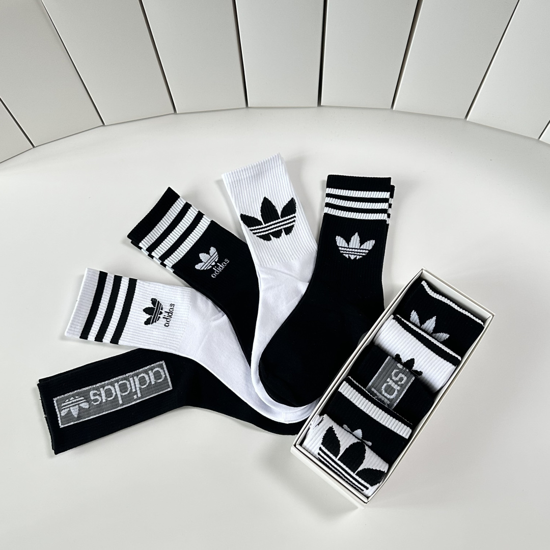 💛配专柜包装adidas（阿迪达斯）新款三叶草中长款堆堆袜袜子！一盒五双，专柜同步筒袜袜子，大牌出街，潮