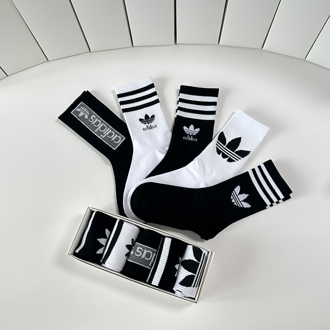 💛配专柜包装adidas（阿迪达斯）新款三叶草中长款堆堆袜袜子！一盒五双，专柜同步筒袜袜子，大牌出街，潮