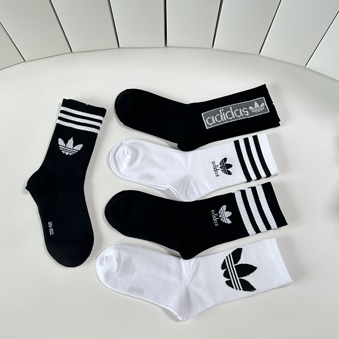💛配专柜包装adidas（阿迪达斯）新款三叶草中长款堆堆袜袜子！一盒五双，专柜同步筒袜袜子，大牌出街，潮