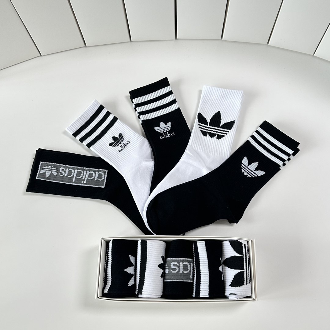 💛配专柜包装adidas（阿迪达斯）新款三叶草中长款堆堆袜袜子！一盒五双，专柜同步筒袜袜子，大牌出街，潮