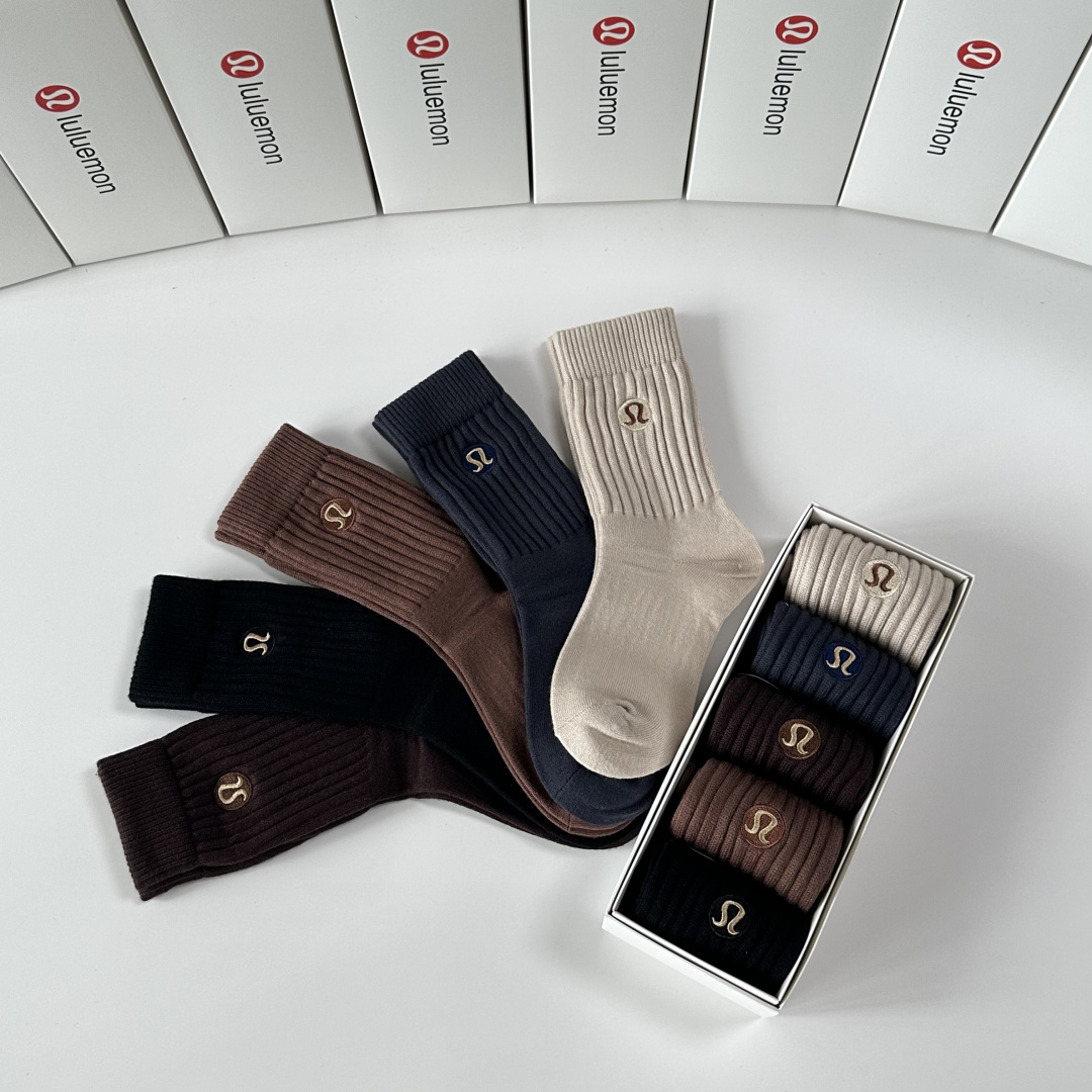 💛配包装lululemon 新款羊绒刺绣中长款堆堆袜袜子！一盒五双， 专柜同步筒款袜子，💛大牌出街，潮人
