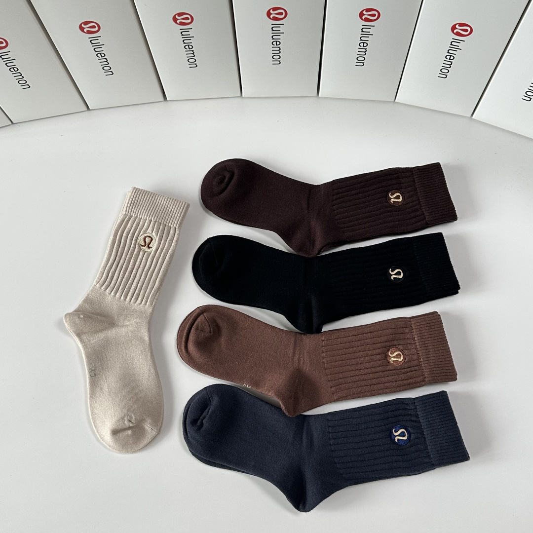 💛配包装lululemon 新款羊绒刺绣中长款堆堆袜袜子！一盒五双， 专柜同步筒款袜子，💛大牌出街，潮人