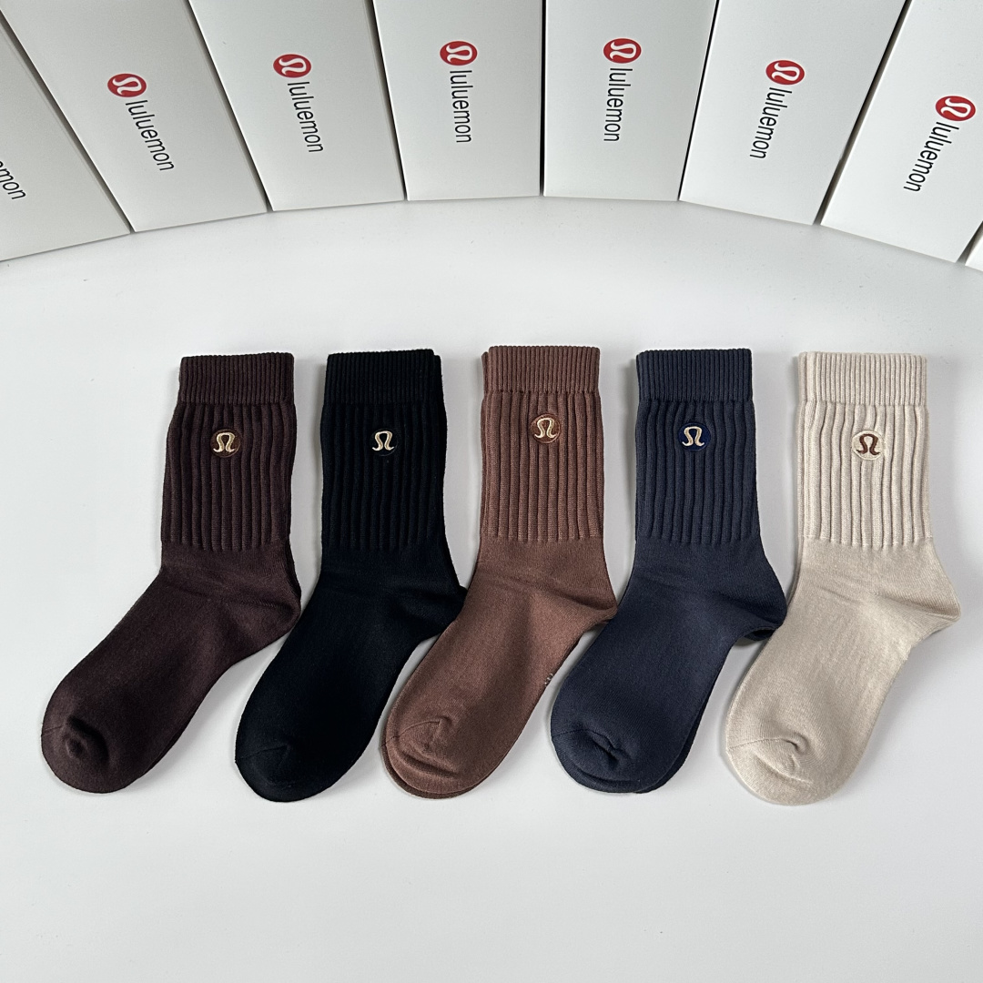 💛配包装lululemon 新款羊绒刺绣中长款堆堆袜袜子！一盒五双， 专柜同步筒款袜子，💛大牌出街，潮人