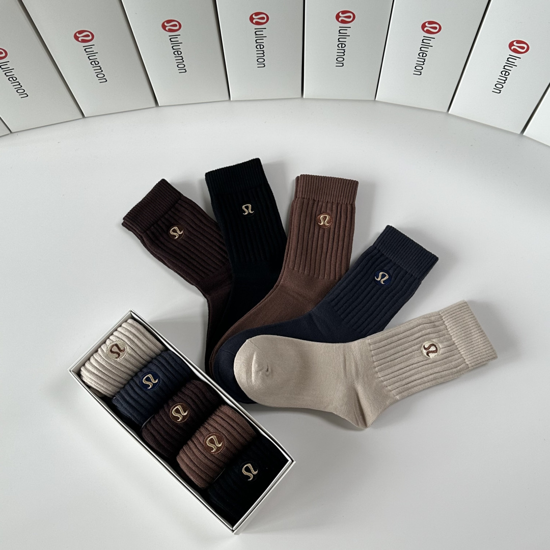 💛配包装lululemon 新款羊绒刺绣中长款堆堆袜袜子！一盒五双， 专柜同步筒款袜子，💛大牌出街，潮人