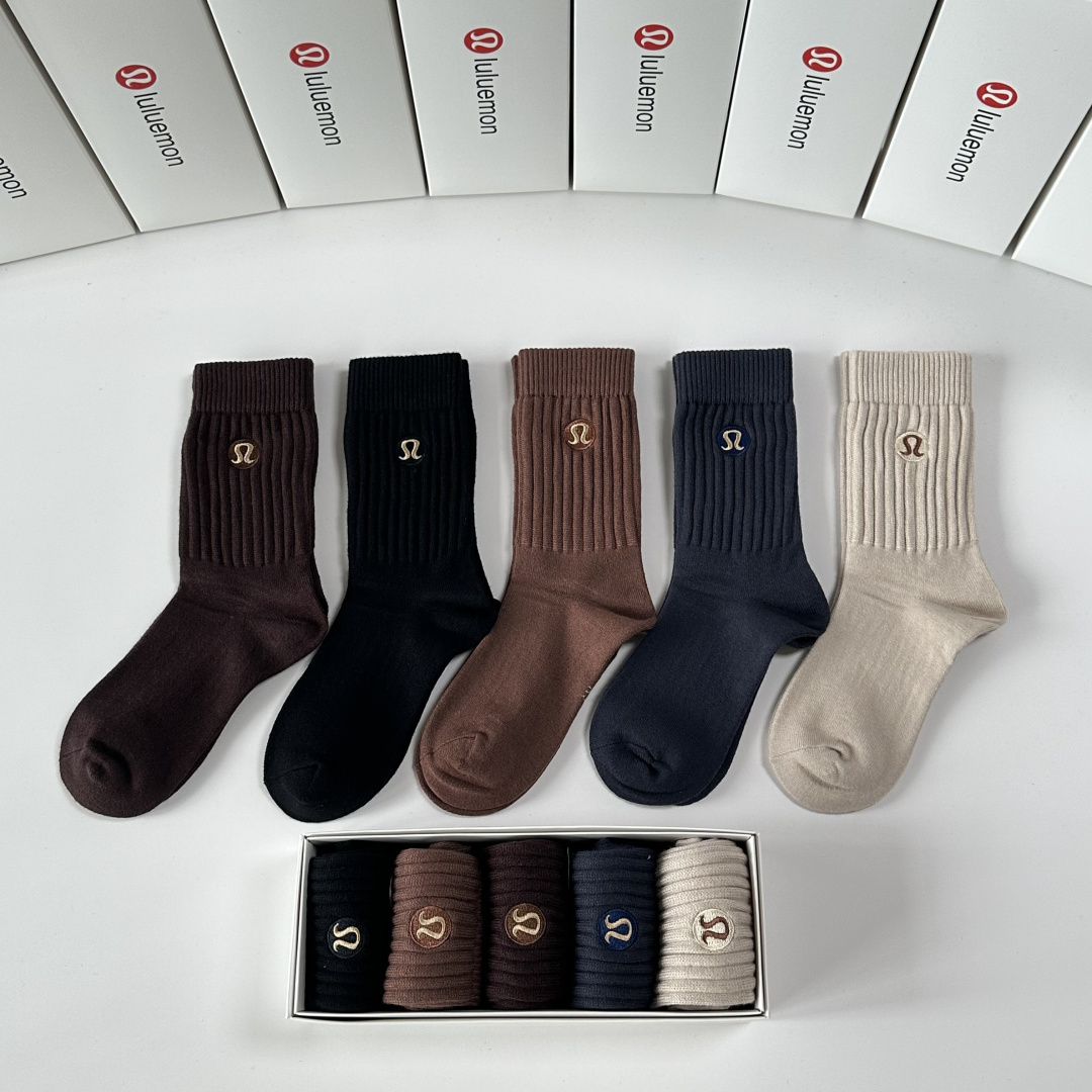 💛配包装lululemon 新款羊绒刺绣中长款堆堆袜袜子！一盒五双， 专柜同步筒款袜子，💛大牌出街，潮人