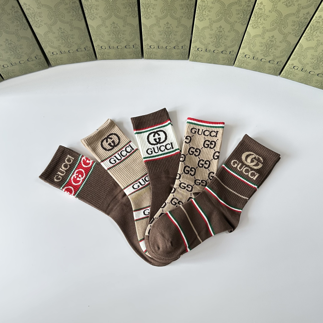 💛配专柜包装Gucci（古驰）新款中长款堆堆袜袜子！一盒五双，专柜同步筒袜袜子，💛大牌出街，潮人必备🔥超