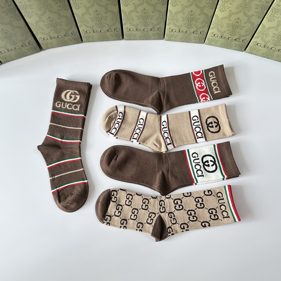 💛配专柜包装Gucci（古驰）新款中长款堆堆袜袜子！一盒五双，专柜同步筒袜袜子，💛大牌出街，潮人必备🔥超